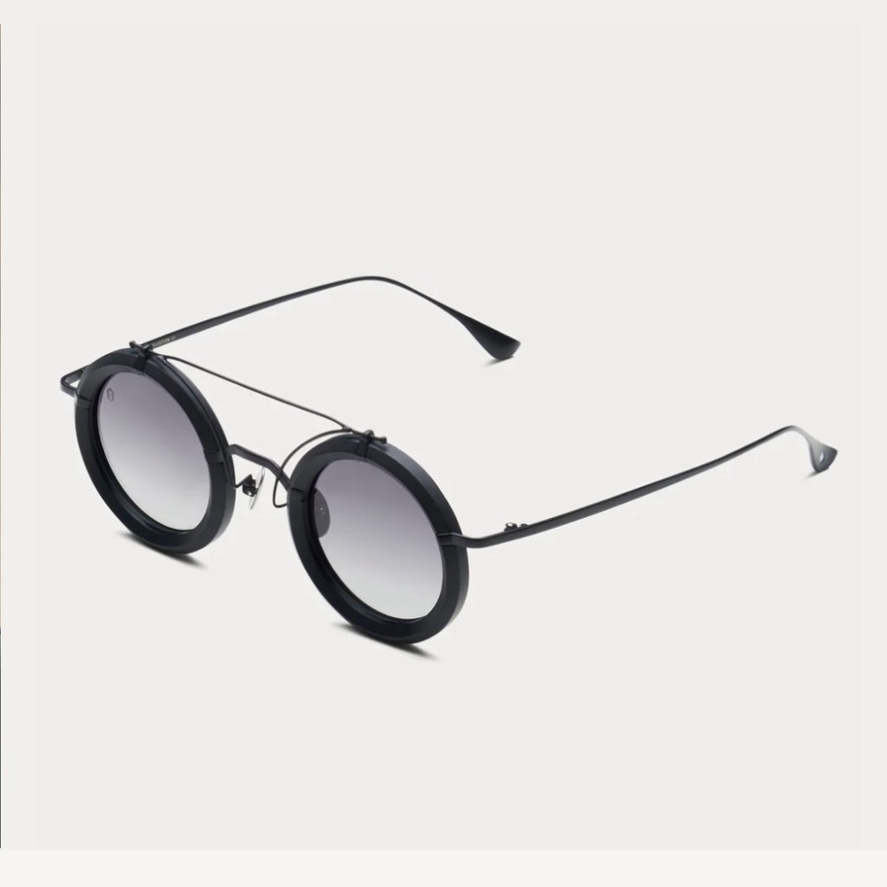 Round Black Sunglasses